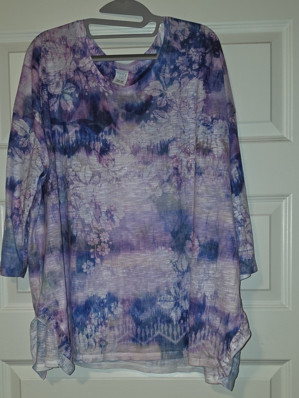 Time and Tru Lavender and Indigo Floral Knit Tunic w/light Rhinestones At Bust